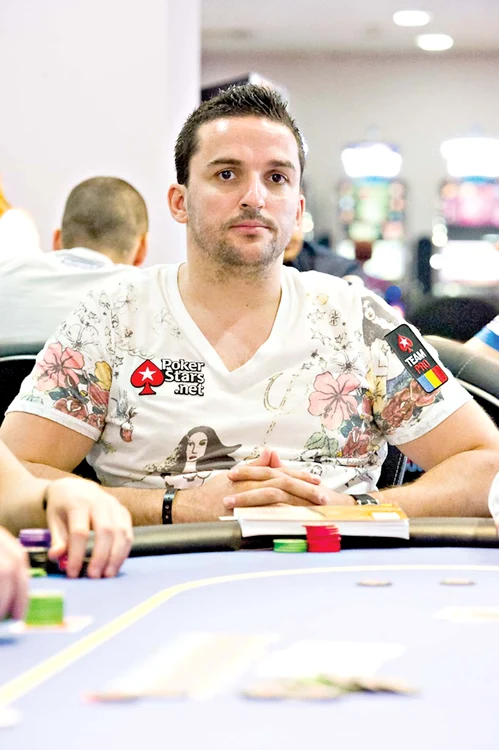 
    În cei 7 ani de carieră de jucător,  răbdarea, perseverenţa şi talentul   l-au adus pe Toni Judeţ la multe  mese finale de la turneele de poker  