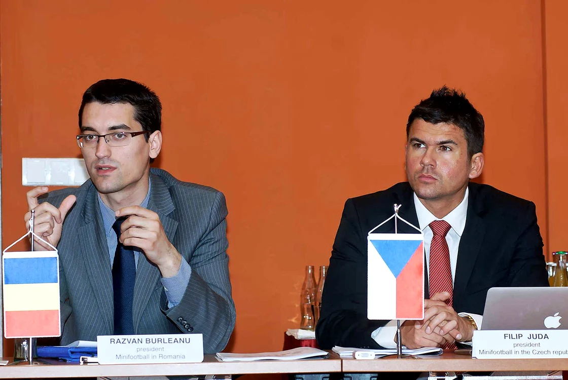 Răzvan Burleanu a moştenit pasiunea pentru fotbal de la tatăl său