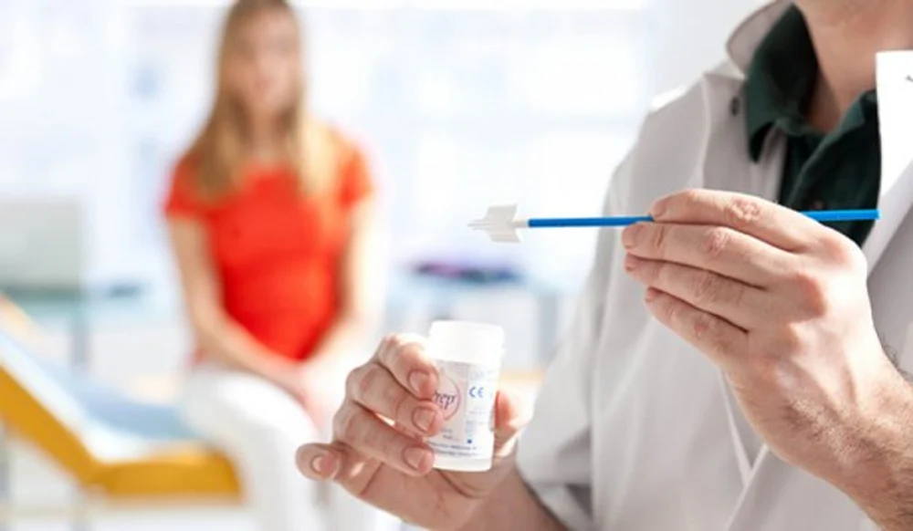 Cum combat medicii și autoritățile noua teorie a conspirației care a împânzit internetul: „Riscul este zero”