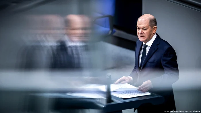 Fostul cancelar Olaf Scholz în Bundestag