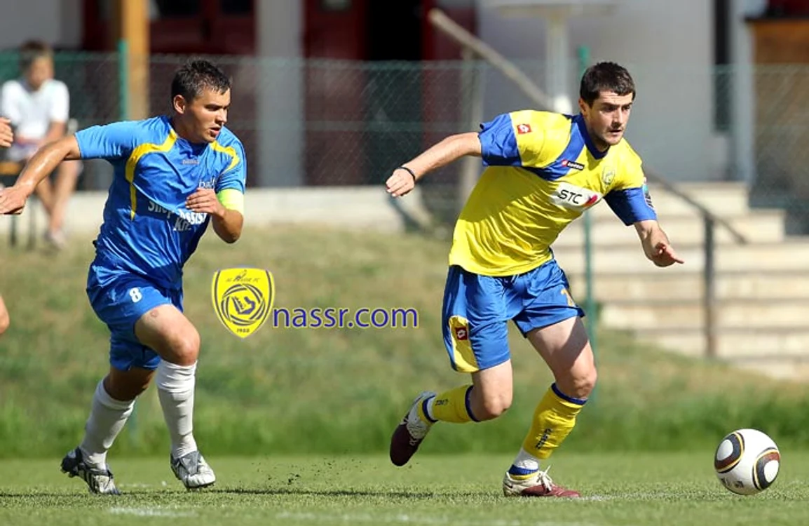 
    Răzvan Cociş (dreapta) a marcat golul de 3-0 pentru arabii de la Al Nasr  