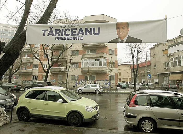 Bannerul de pe Calea Dorobanţi  este dovada că şi Călin Popescu Tăriceanu a candidat