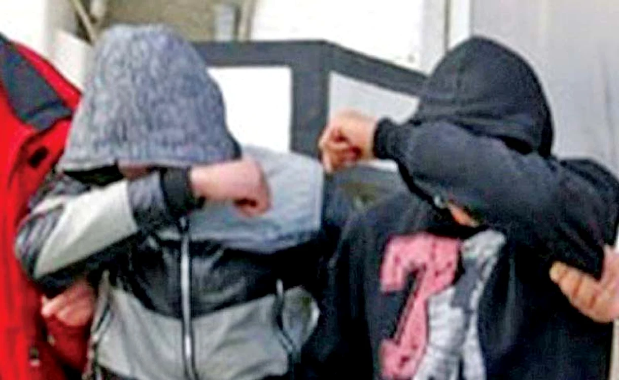 Trupul femeii a fost găsit de criminalişti în câmp