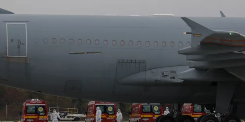 Transfer pacienţi covid stare gravă Germania - Otopeni - 1 nov 2021 / FOTO Inquam Photos / Octav Ganea