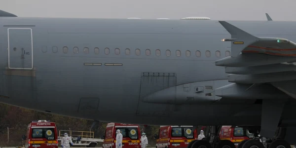 Transfer pacienţi covid stare gravă Germania - Otopeni - 1 nov 2021 / FOTO Inquam Photos / Octav Ganea