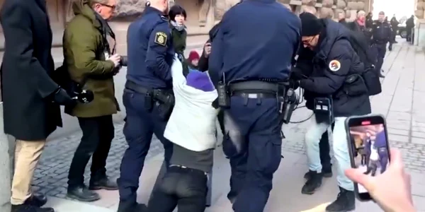 greta thunberg politie FOTO captura X jpg