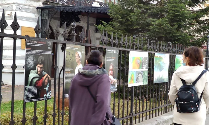 „Dacii din estul Transilvaniei”   expoziție outdoor la Palatul Suțu jpeg