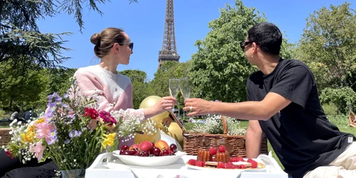 Picnic lângă Turnul Eiffel Foto My private Paris dms jpg