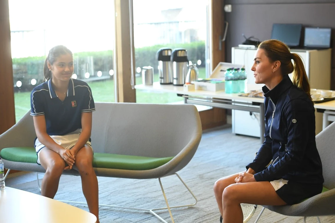 Emma Raducanu a jucat tenis la dublu cu Kate Middleton ducesa de Cambridge la Londra FO5TO Profimedia /  i-Images Picture Agency 