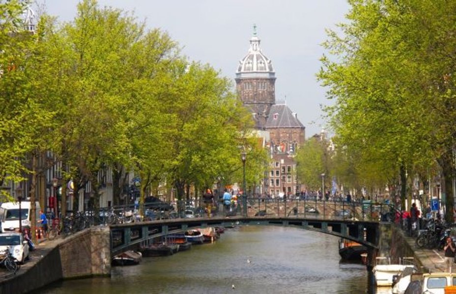 Autoritățile din Amsterdam, plan pentru interzicerea navelor de croazieră