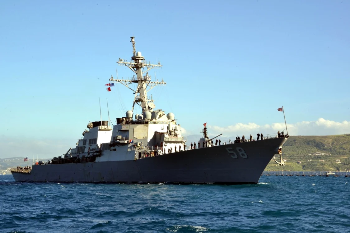 USS Laboon (DDG-58) FOTO U.S. Naval Forces Europe-Africa/U.S. Sixth Fleet/ Petty Officer 3rd Class Jeffrey Richardson