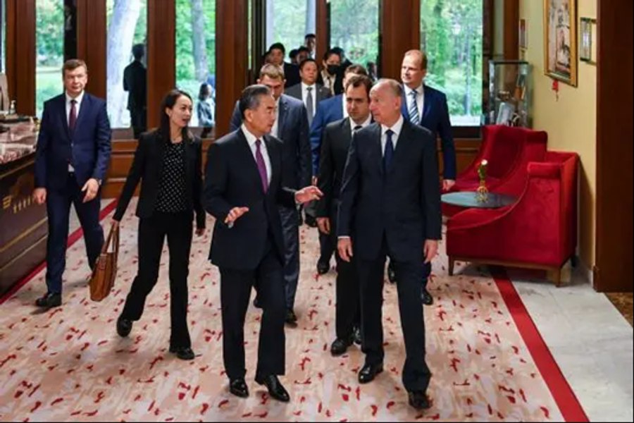 Imediat după discuțiile cu americanii, șeful diplomației chineze merge la Moscova. China la zi