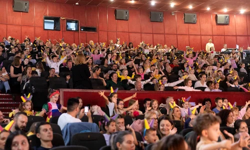 Peste 19.000 de părinți și copii au participat la spectacolele „Promisiunea Zurli”. Gașca Zurli pregătește un nou turneu dedicat mamelor FOTO: Zurli