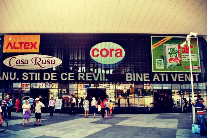 Cât se câştigă la Cora. Salariul minim plus bonuri este întâlnit frecvent în retail, dar sumele cresc pe măsură ce cresc şi responsabilităţile