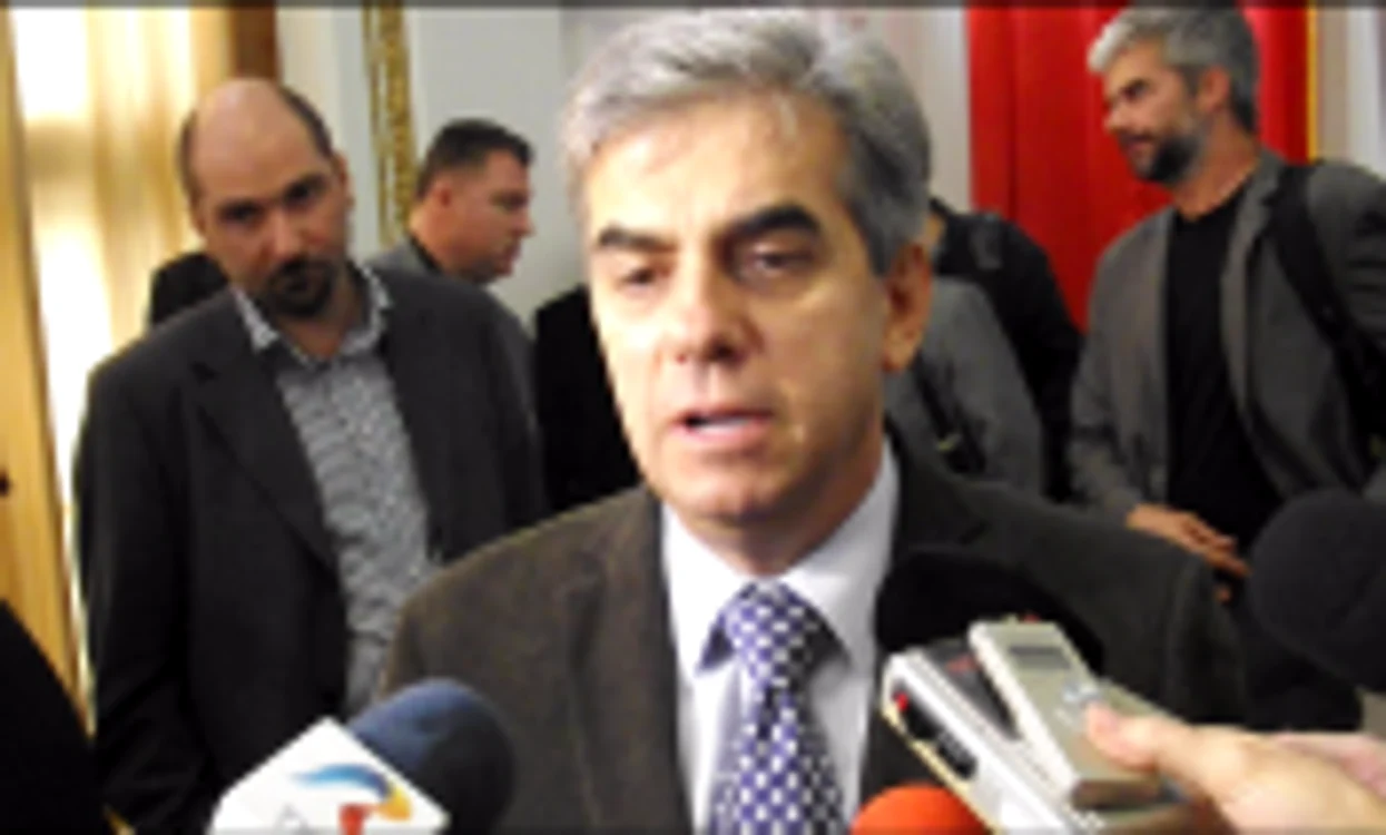 Noul pachet include printre altele şi asistenţă medicală de urgenţă, planning familial, monitorizare gravide  Foto Mediafax