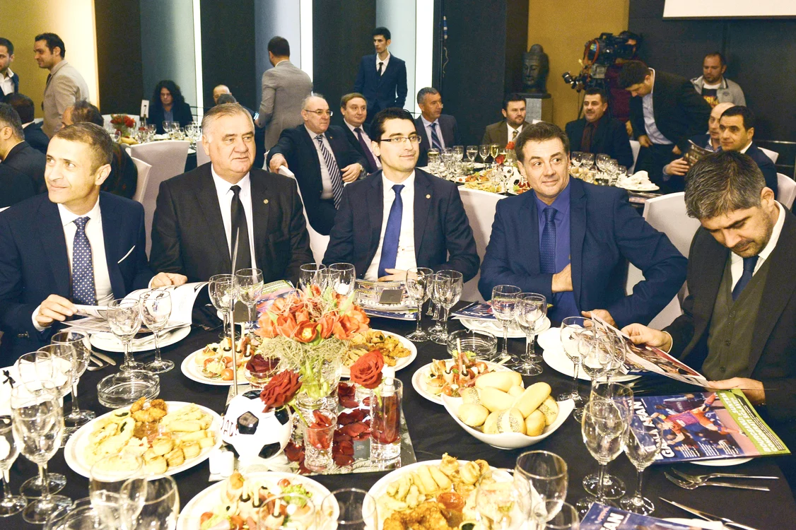 Chivorchian, Burleanu şi Vassaras au luat masa împreună