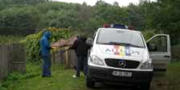 Anchetatorii au strâns probe de la fața locului 