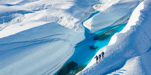 Turism extrem Foto Facebook White Desert Antarctica jpg