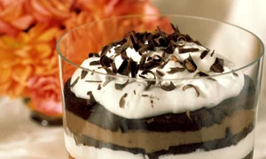 desert cu crema de vanilie si de ciocolata jpeg