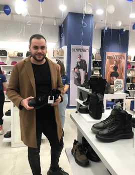 Mircea Eremia, surprins la cumpărături, în mall foto: Click!