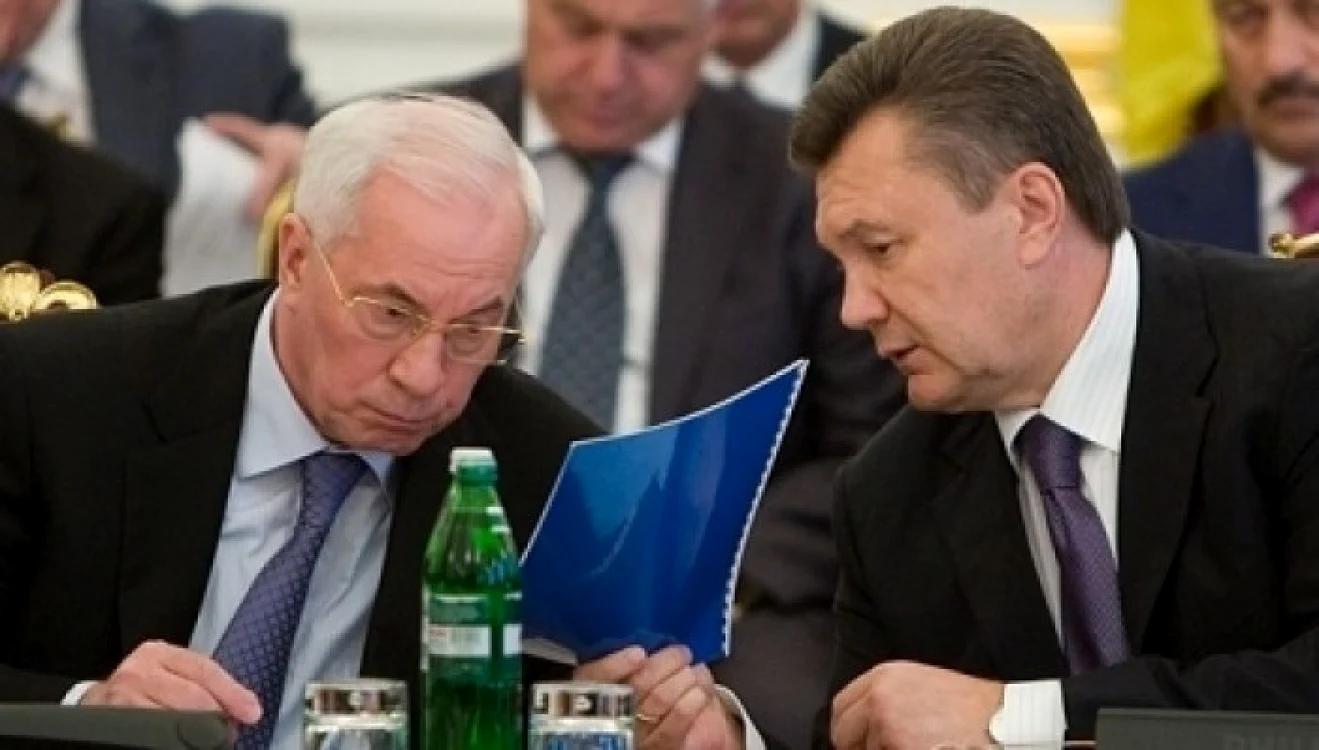 Fostul premier ucrainean Mikola Azarov şi fostul preşedinte Viktor Ianukovici