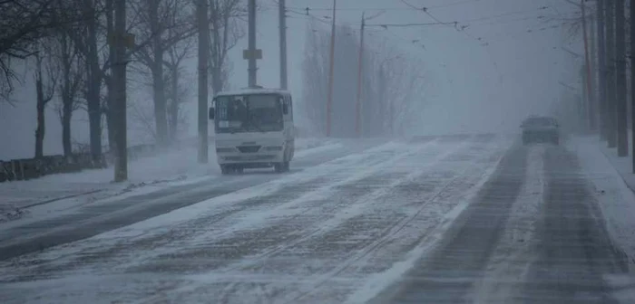 Drumurile din Argeş sunt cu probleme din cauza zăpezilor