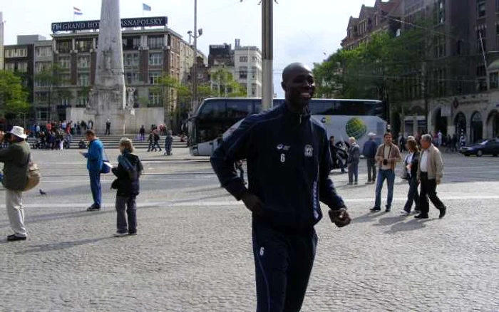 Timişoara: Fotbaliştii de la "Poli" s-au relaxat două ore în centrul Amsterdamului