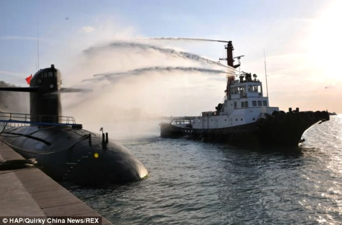 Chineziii au prezentat vechea generaţie de submarine nucleare. FOTO via dailymail.co.uk