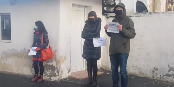 Protest profesori liceu Gheorghe Sincai CAPTURA Cartierul Parcul Tineretului / Facebook