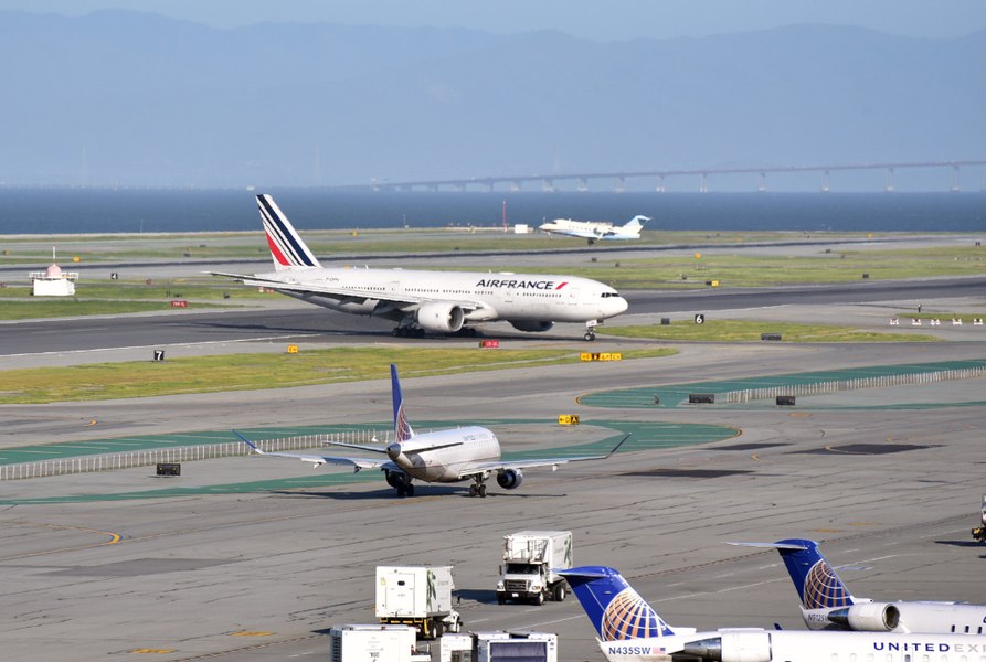 Alertă de securitate la Air France: Datele personale ale pasagerilor, inclusiv români, au fost furate. Compania a fost ținta unui atac informatic 