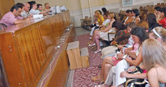 Sute de absolvenţi de generală nu mai merg la liceu