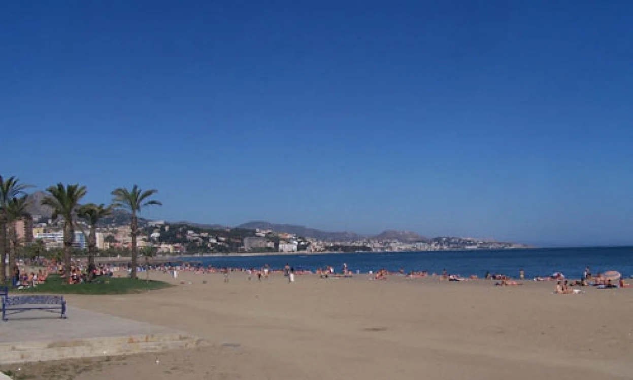 Imagine de pe una din plajele oraşului Malaga FOTO malagainformation.com