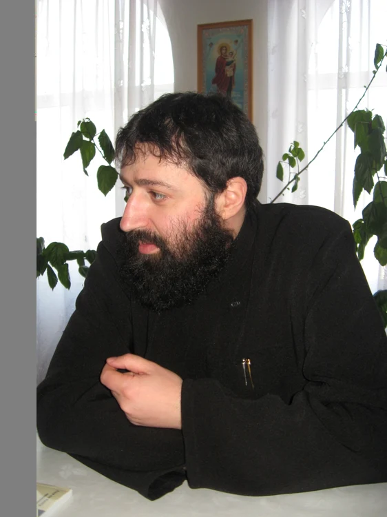 Preotul Ioan Petrică este duhovnicul mânăstirii Sf Ilie Bocşa-Vasiova
