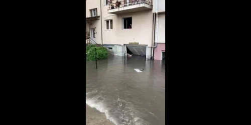 Garaje inundate la Alba Iulia
