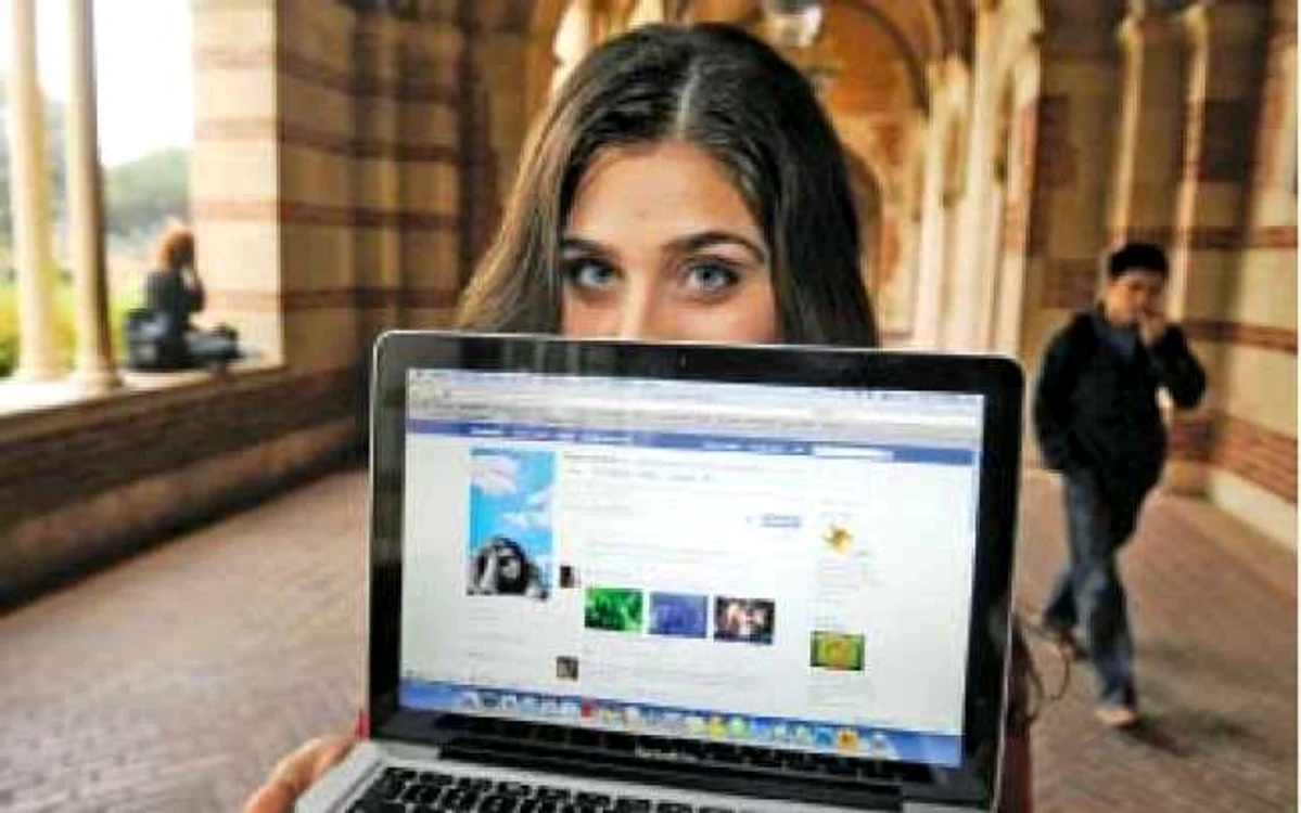 16% din utilizatorii români sunt adolescenţi cu vârste cuprinse între 13 şi 17 ani