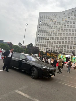 Lidia Buble și iubitul ei au sosit la Timișoara Fashion Week cu această mașină de lux / Foto: Click! 