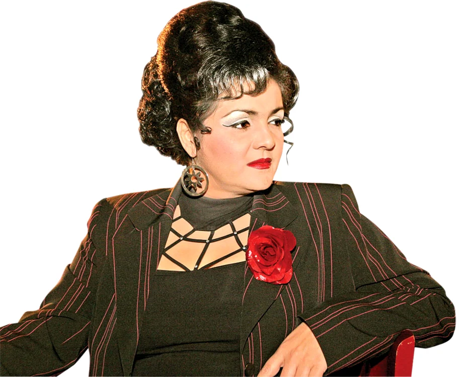 
    Cornelia Catanga  