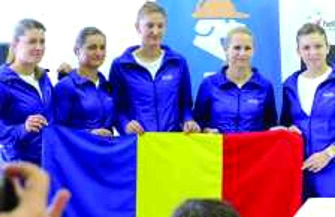 Alexandra Dulgheru,Monica Niculescu, Irina Begu, Alina Tecşor (antrenor) şi Simona Halep FOTO Mediafax