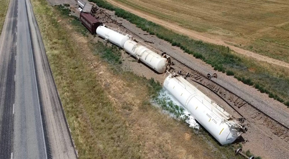 Un tren cu substanțe periculoase a deraiat în Texas