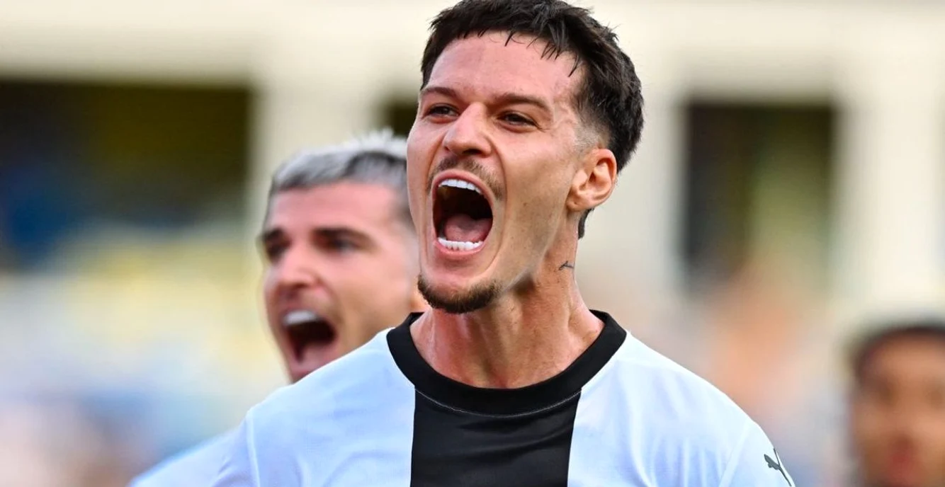 Dennis Man a devenit din vedete echipei, rezervă, sub comanda lui Chivu. Foto Facebook Parma Calcio 
