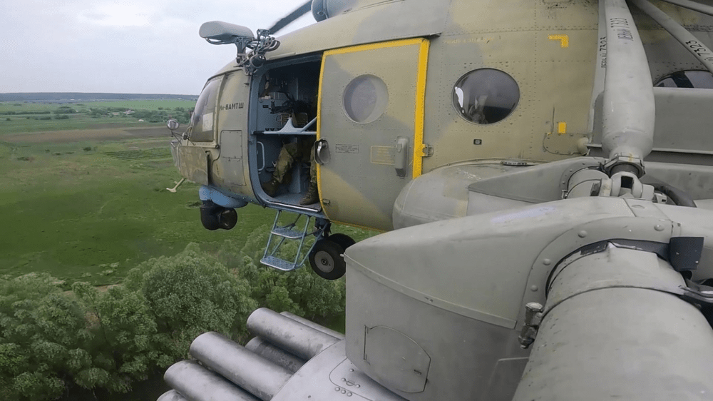 Spațiul aerian, mortal pentru ambele părți, în războiul din Ucraina. Cum încearcă piloții să păcălească radarul VIDEO