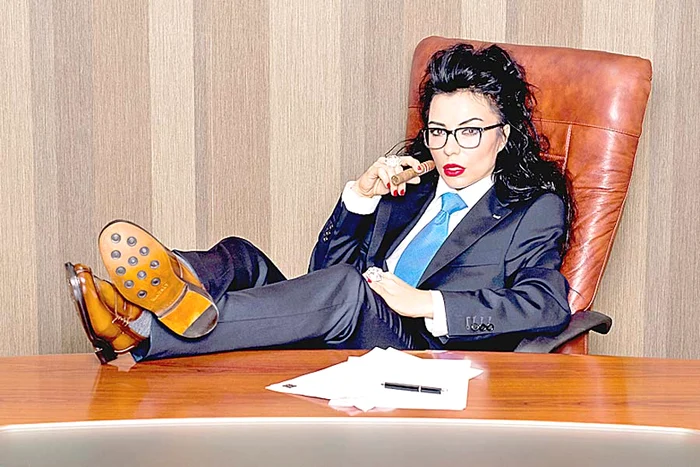 DJ Wanda a spus că  se simte foarte sexy  în haine masculine (FOTO: ADPM.RO)