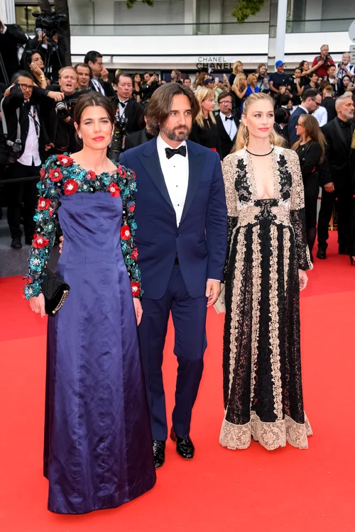 Charlotte Casiraghi, soțul său, Dimitri Rassam și Beatrice Borromeo, zilele trecute la Cannes