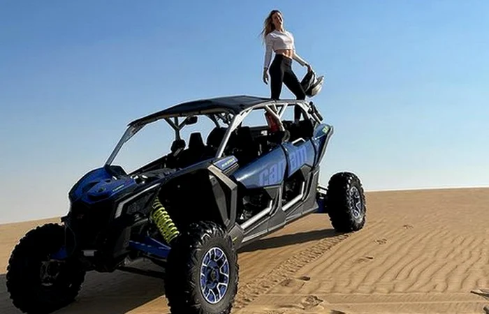 
    Eugenie Bouchard a avut și o parteneră de distracțieFOTO: Instagram  