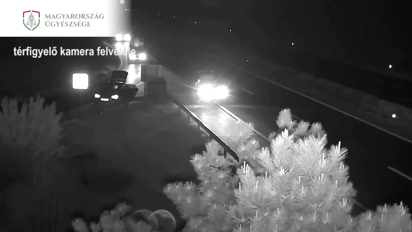 Doi falşi poliţişti români au tâlhărit trei românce pe o autostradă din Ungaria. FOTO