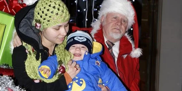 Pentru Alexandru Lucian (un an şi 4 luni), Moş Crăciun a venit mai devreme