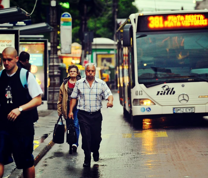 Respect pentru controlorii RATB jpeg