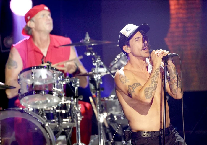 Trupa Red Hot Chili Peppers va sosi în această seară la Bucureşti 