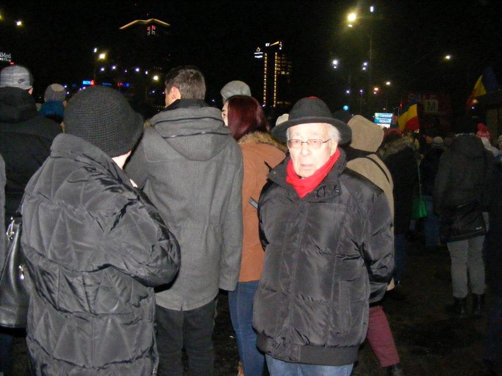 Mihai Şora, miercuri în Piaţa Victoriei FOTO: Cleopatra David
