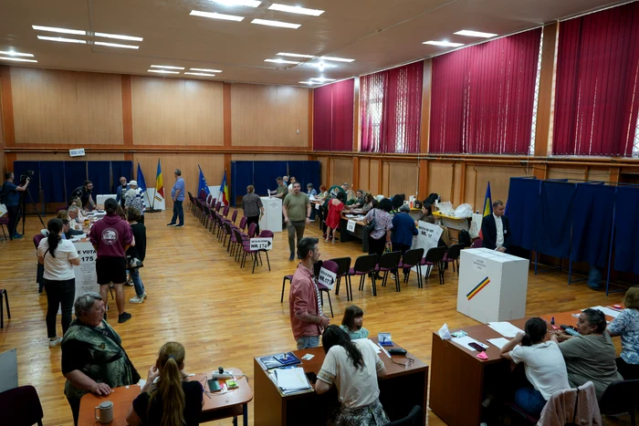 Aproximativ 19 milioane de cetățeni români sunt așteptați la urne FOTO Mediafax